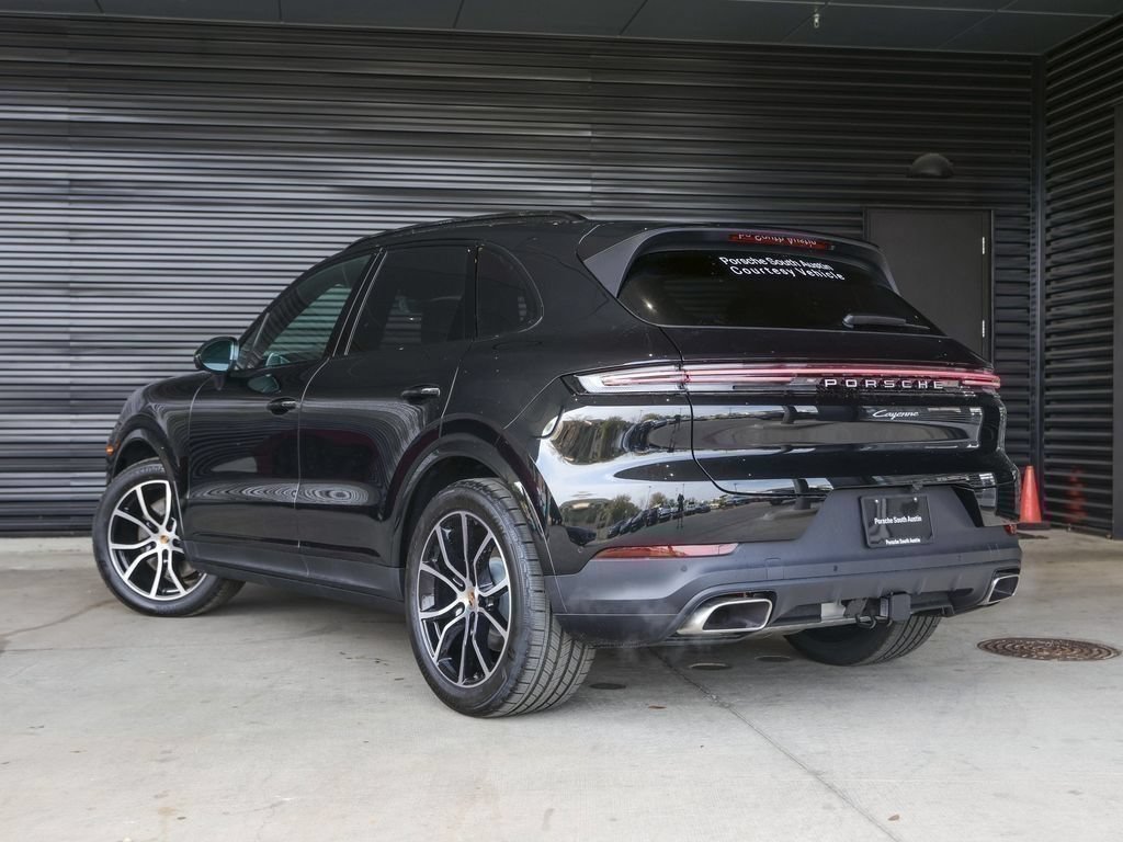 Certified 2026 Porsche Cayenne AWD/4WD image 3