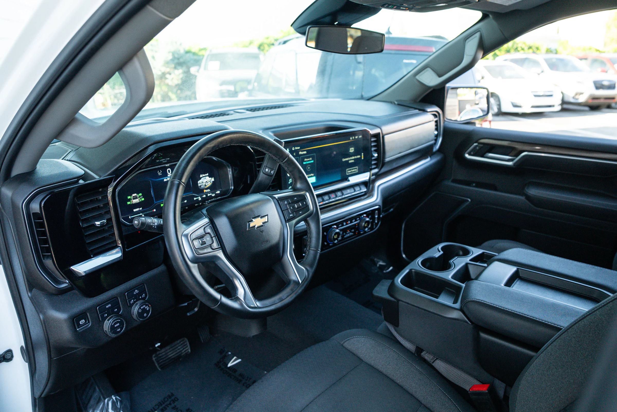 Used 2025 Chevrolet Silverado 1500 LT w/ LPO, Dark Essentials Package AWD/4WD image 19