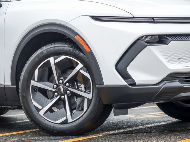 New 2026 Chevrolet Equinox EV LT image 4