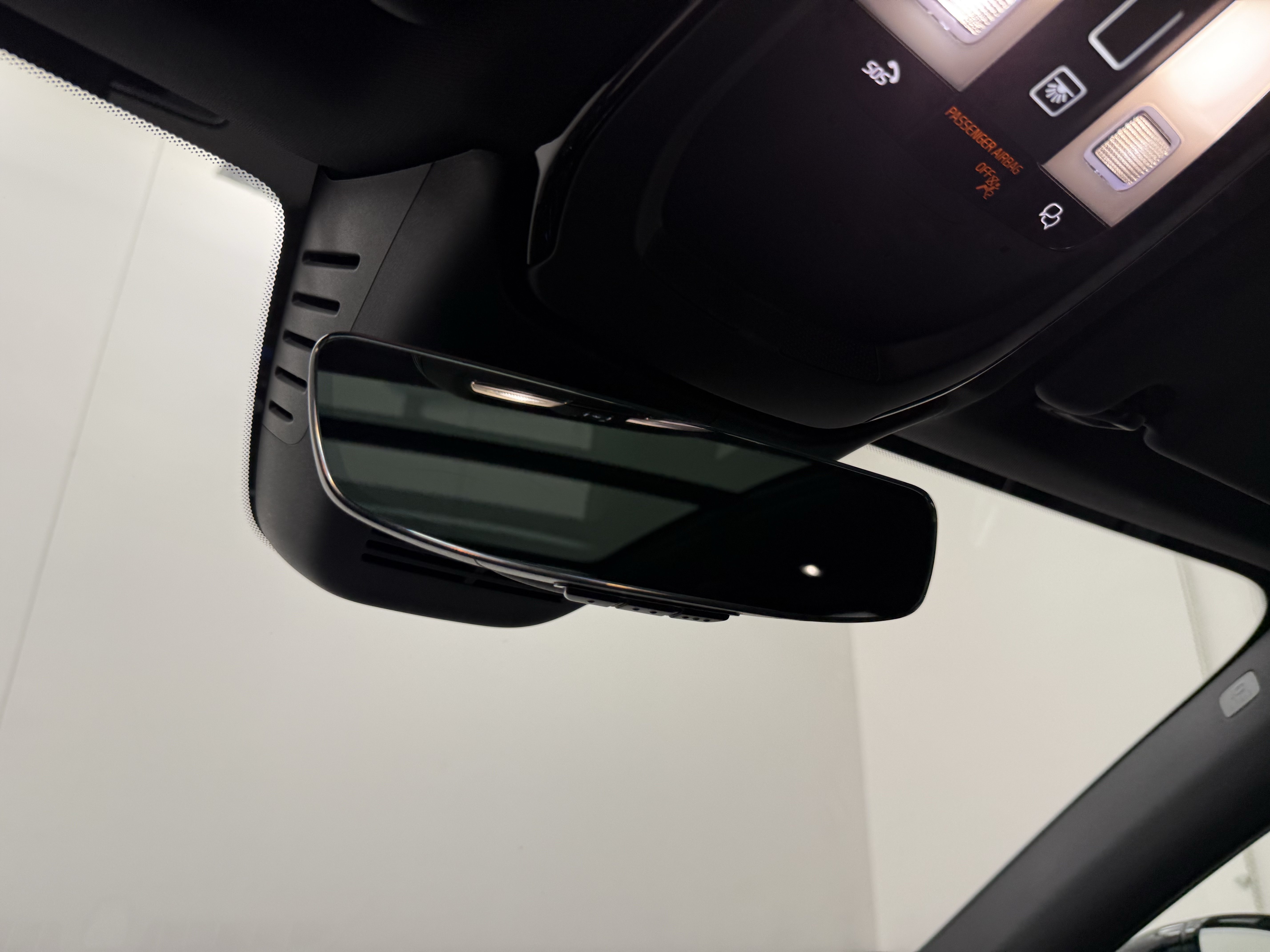 Certified 2024 Volvo XC60 B5 Ultimate AWD/4WD image 22