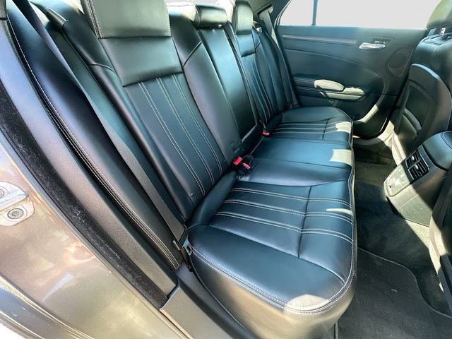 Used 2012 Chrysler 300 S RWD image 27
