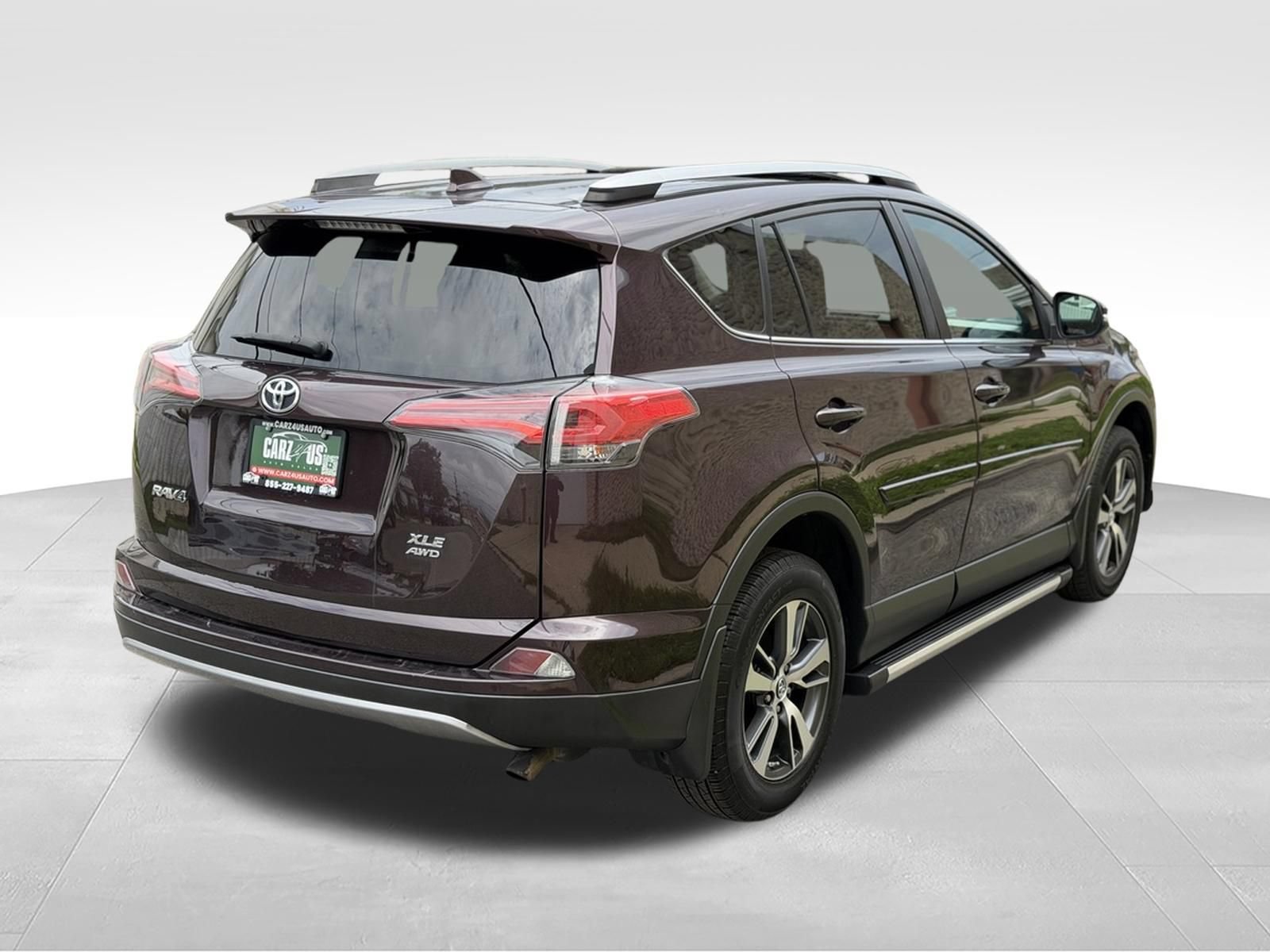 Used 2018 Toyota RAV4 XLE AWD/4WD image 5