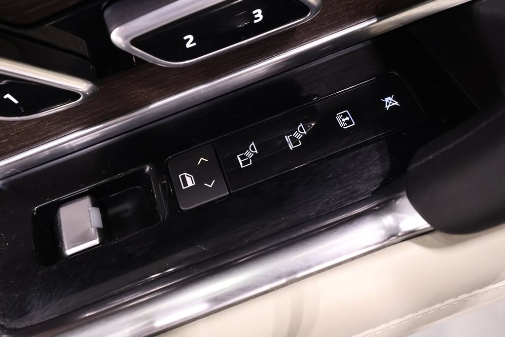 Used 2023 Land Rover Range Rover Autobiography AWD/4WD image 16