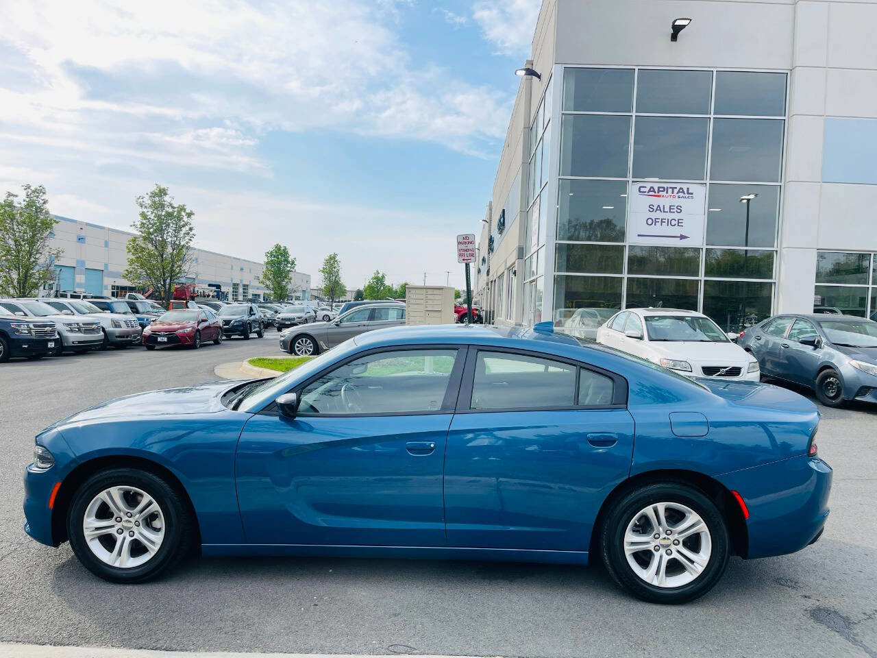 Used 2023 Dodge Charger SXT image 11