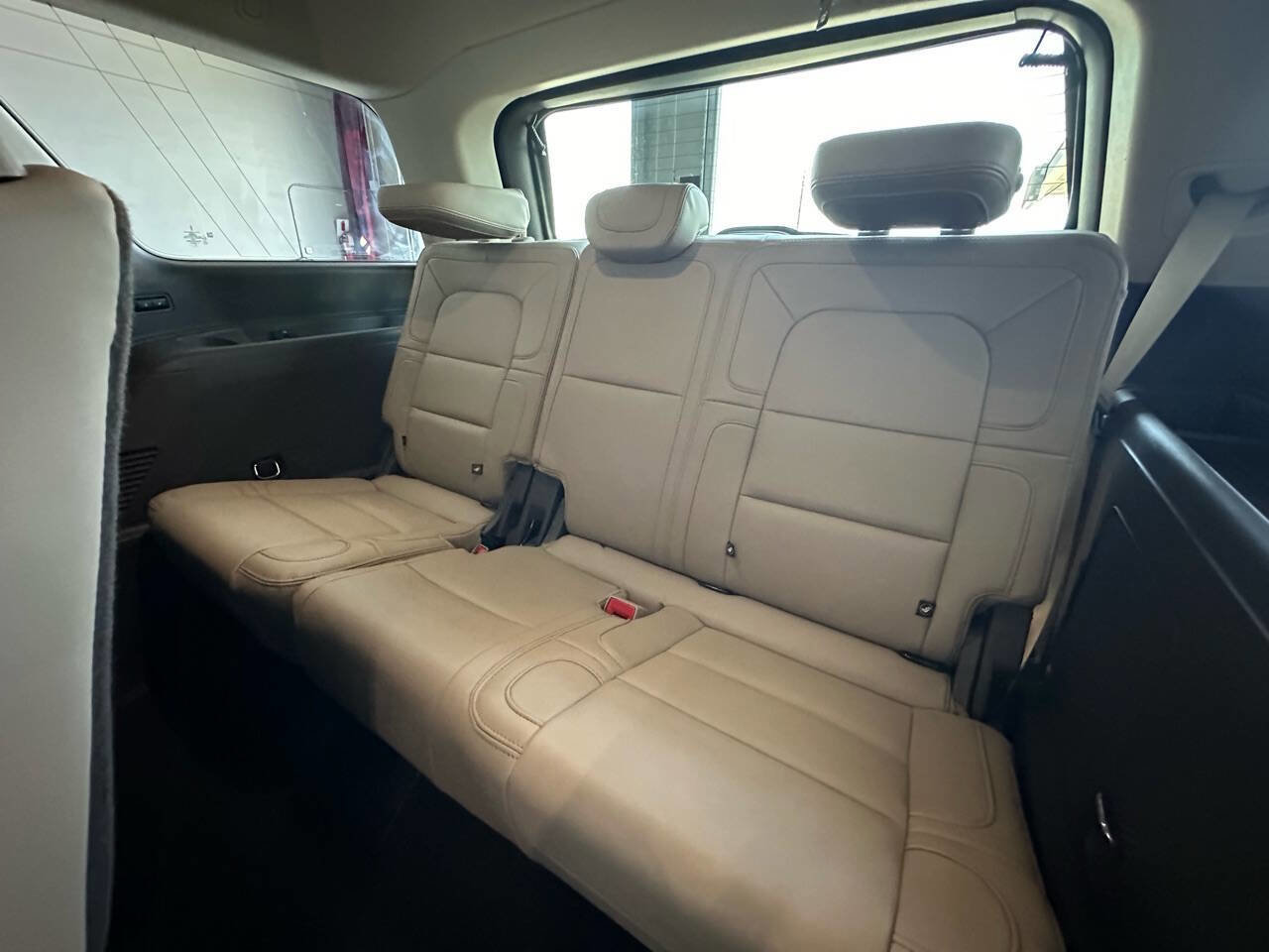 Used 2022 Lincoln Navigator 2WD image 21