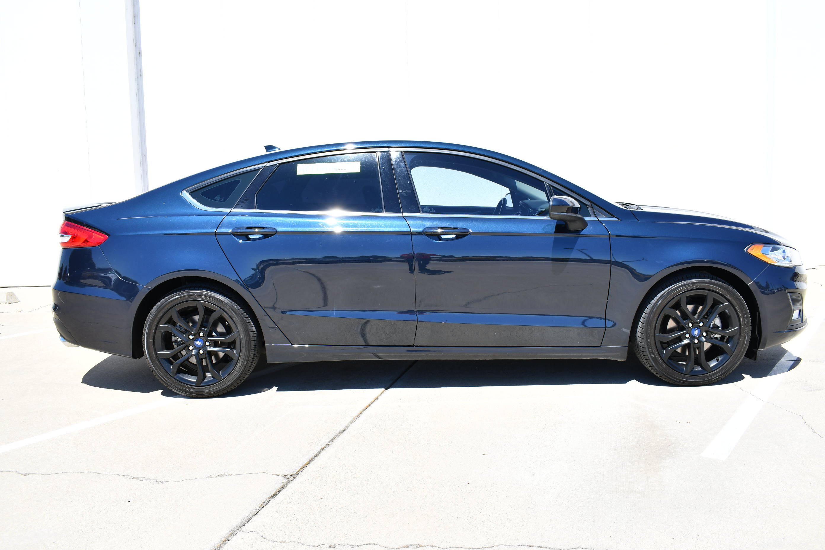 Used 2020 Ford Fusion SE w/ Equipment Group 151A FWD image 5