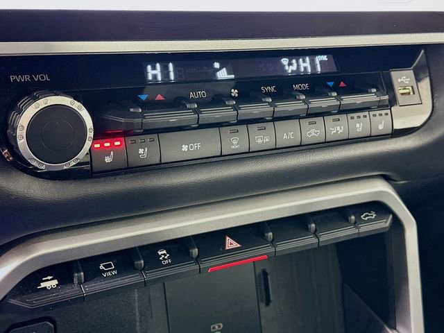 Used 2025 Toyota Tundra Platinum image 17