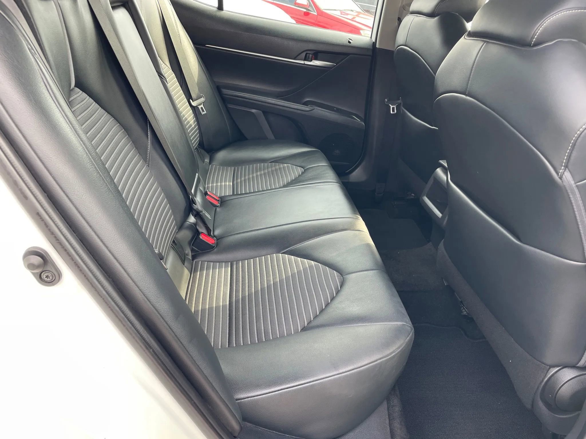 Used 2020 Toyota Camry SE image 15