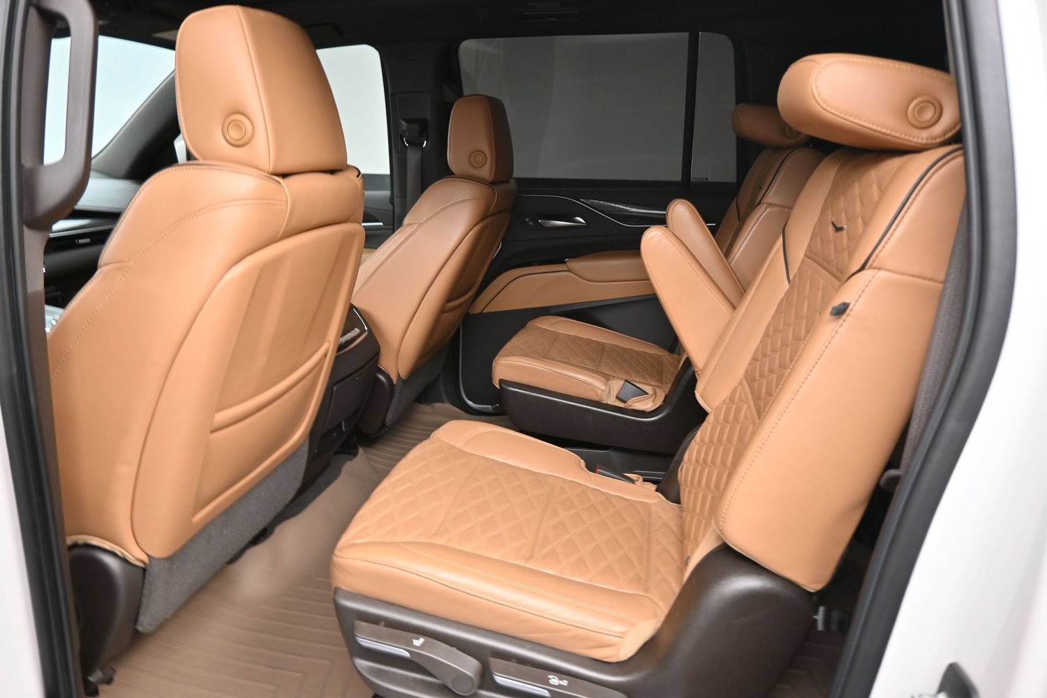 Used 2021 Cadillac Escalade ESV Sport AWD/4WD image 16