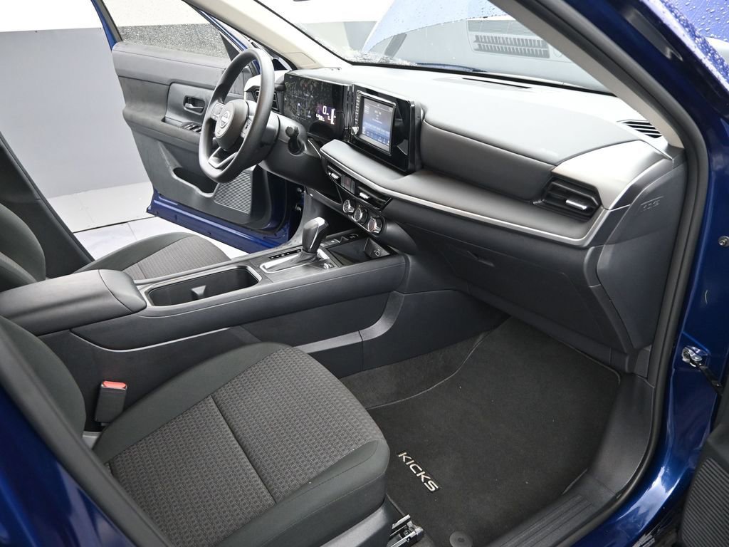 Used 2025 Nissan Kicks S image 22