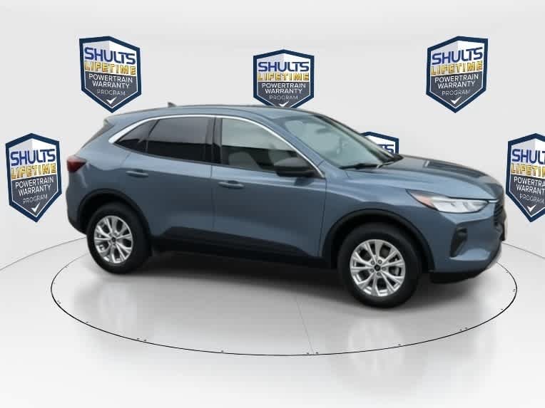 Used 2023 Ford Escape Active AWD/4WD image 2