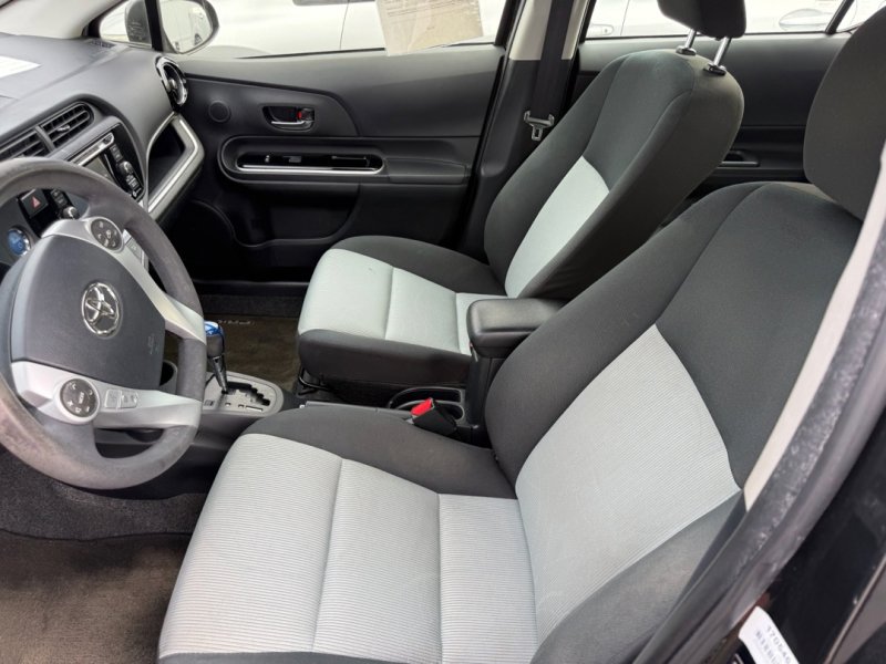 Used 2016 Toyota Prius C Three FWD image 10