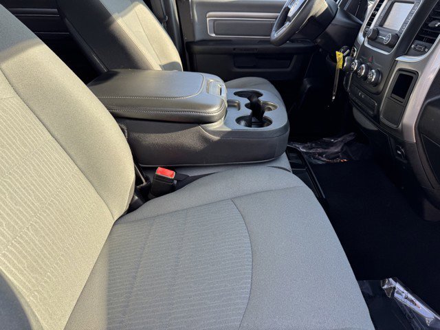 Used 2022 RAM 1500 Classic SLT image 8