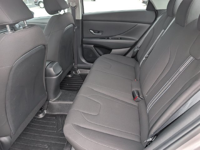 Used 2023 Hyundai Elantra SEL w/ Convenience Package FWD image 13