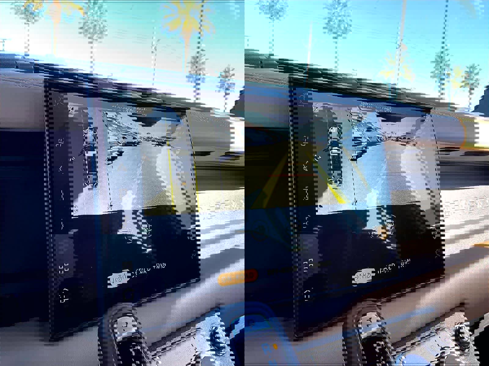 Used 2025 Land Rover Defender 110 X-Dynamic SE image 22