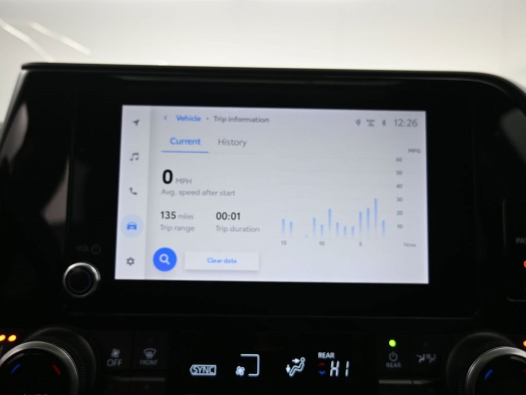 Used 2023 Toyota Highlander XLE image 18