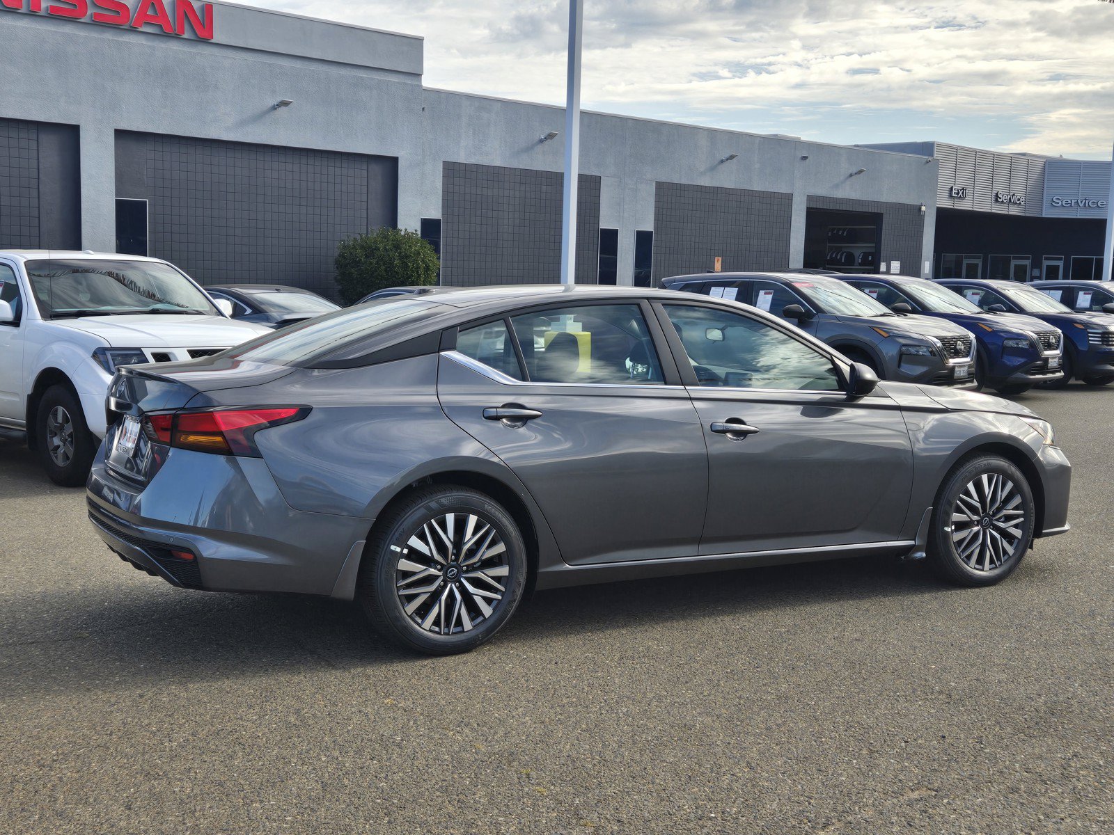 New 2026 Nissan Altima 2.5 SV FWD image 3
