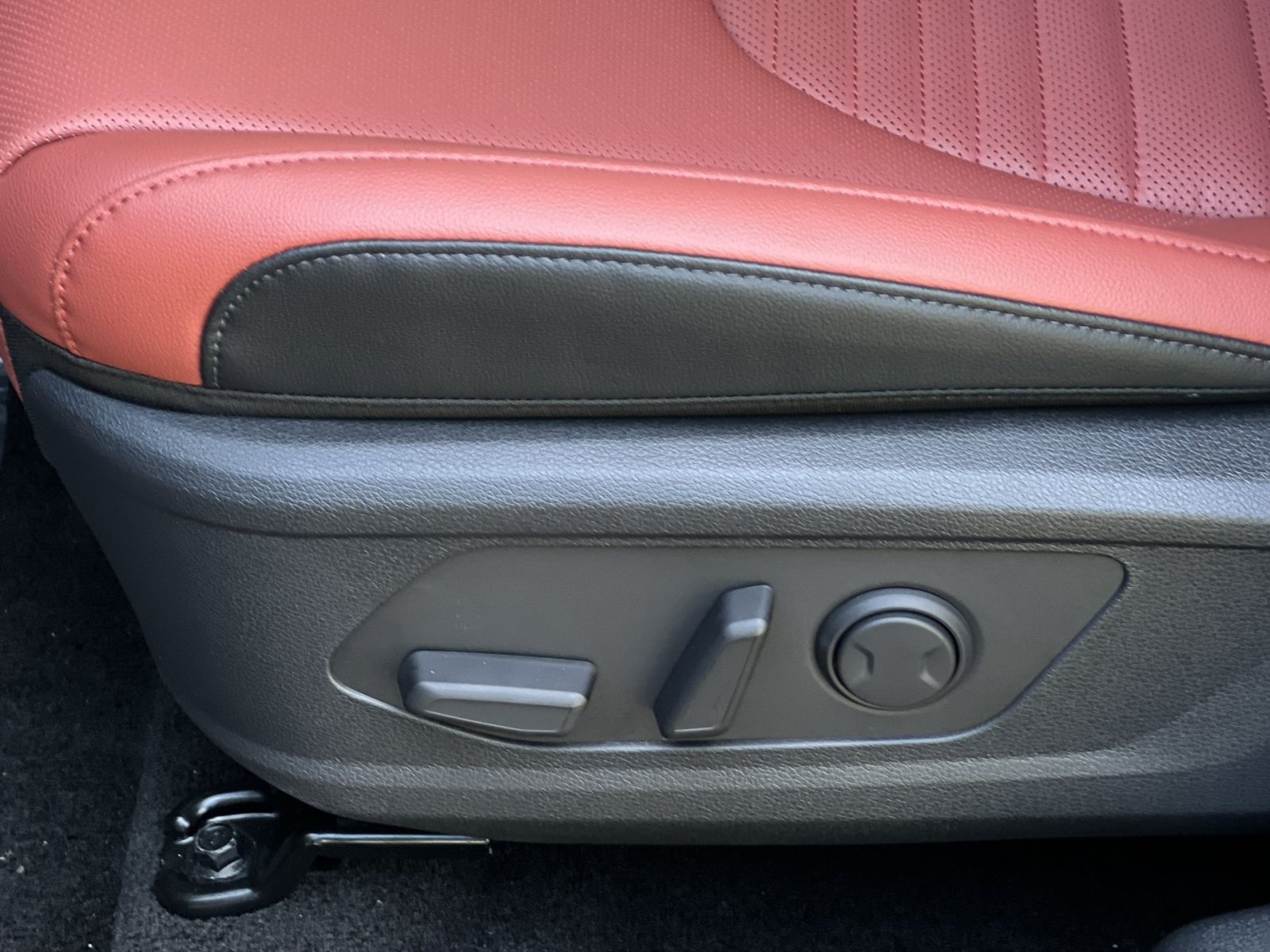 New 2026 Kia Sportage SX FWD image 19