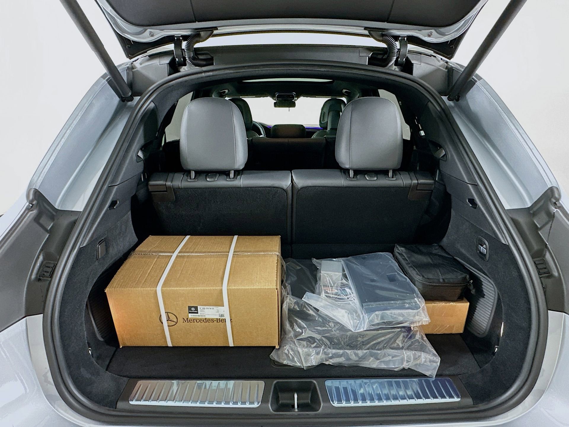 New 2026 Mercedes-Benz EQS 550 4MATIC SUV image 29