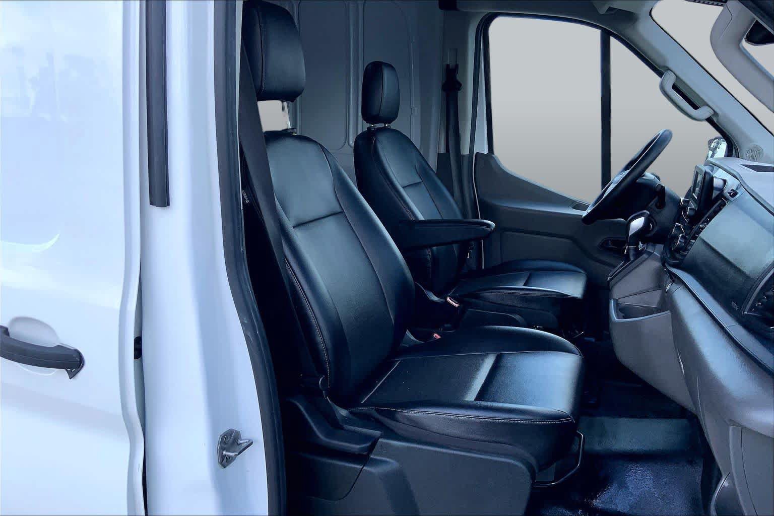 Used 2024 Ford Transit 250 148 Medium Roof RWD image 9