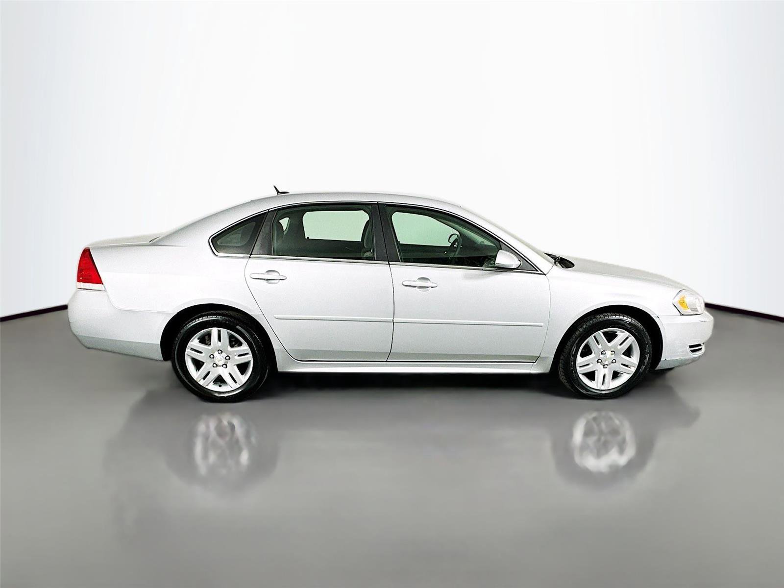 Used 2015 Chevrolet Impala LT image 8
