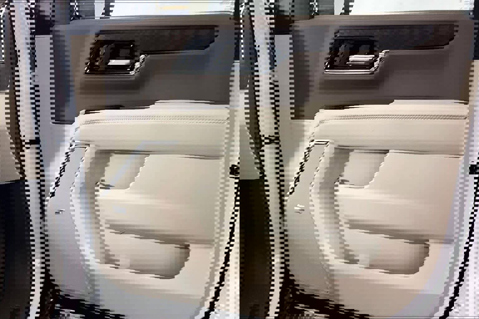 Used 2026 GMC Yukon XL Denali w/ Sun & Power Step Package image 46