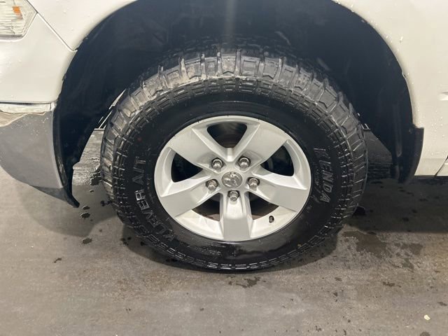Used 2018 RAM 1500 Classic SLT AWD/4WD image 19