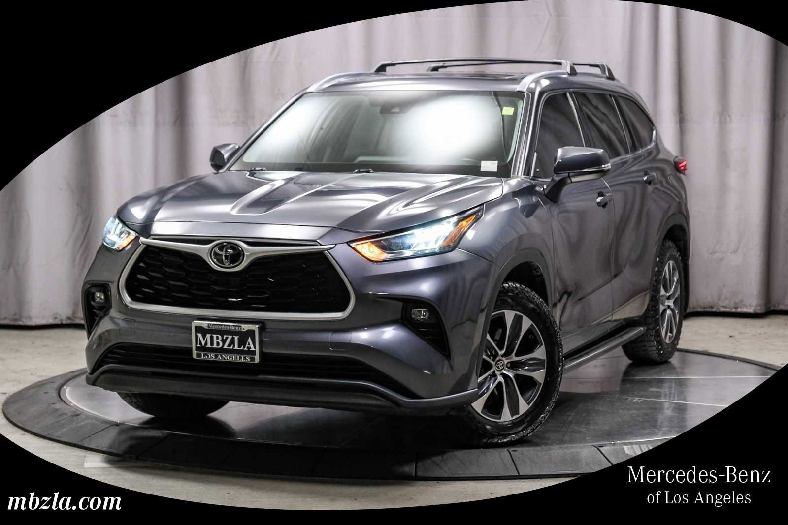 Used 2020 Toyota Highlander XLE AWD/4WD image 1