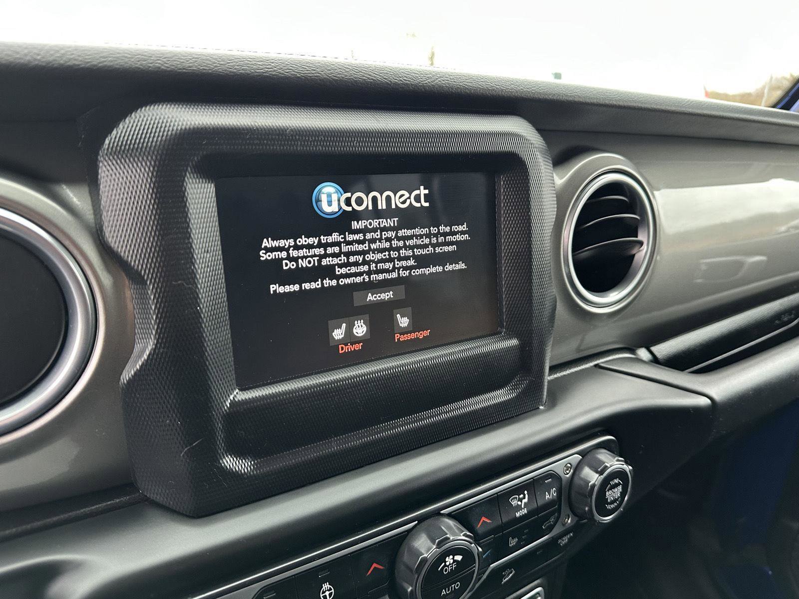 Used 2018 Jeep Wrangler Unlimited Sahara w/ Cold Weather Group image 23