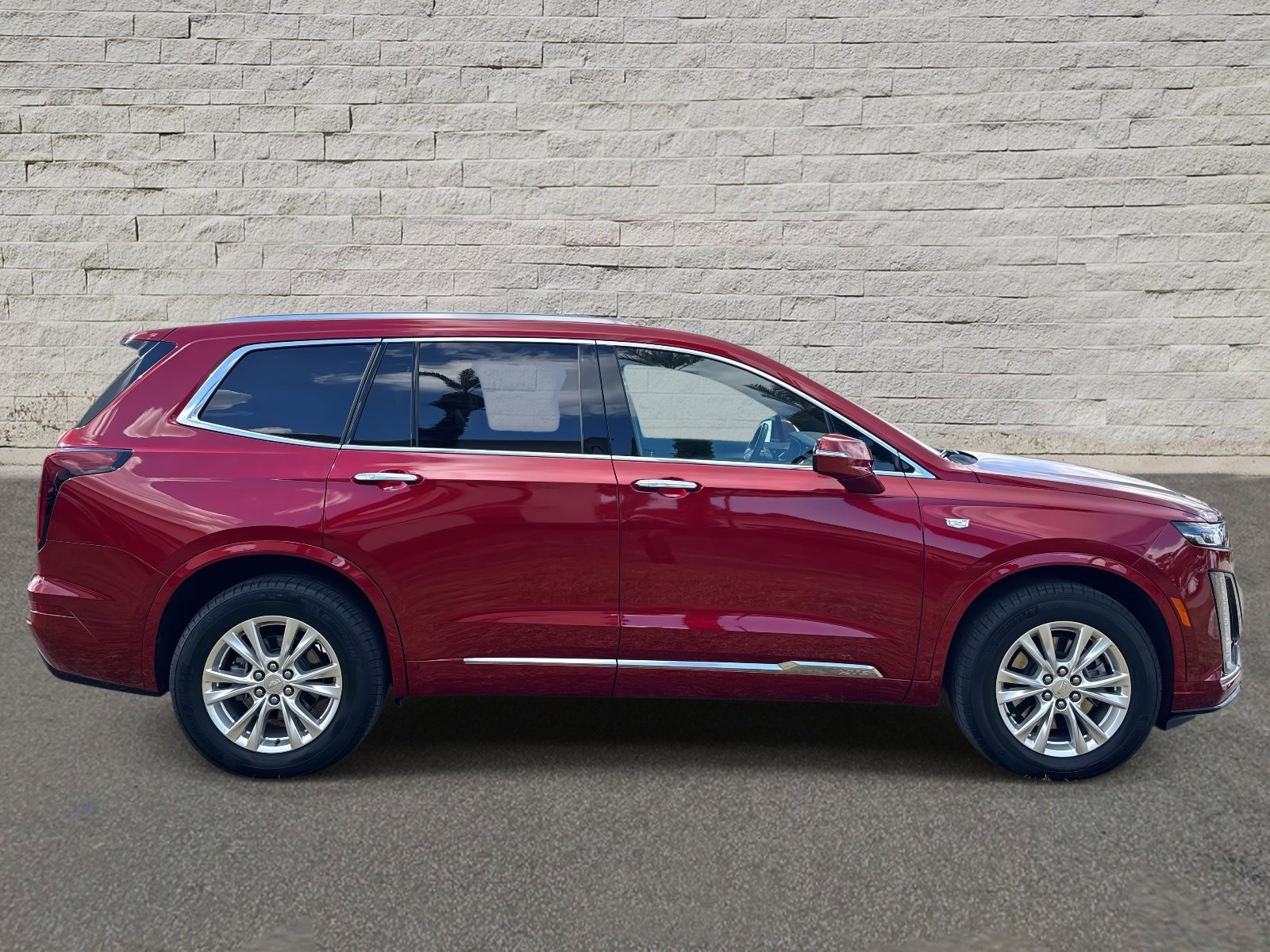 Certified 2023 Cadillac XT6 Luxury image 6