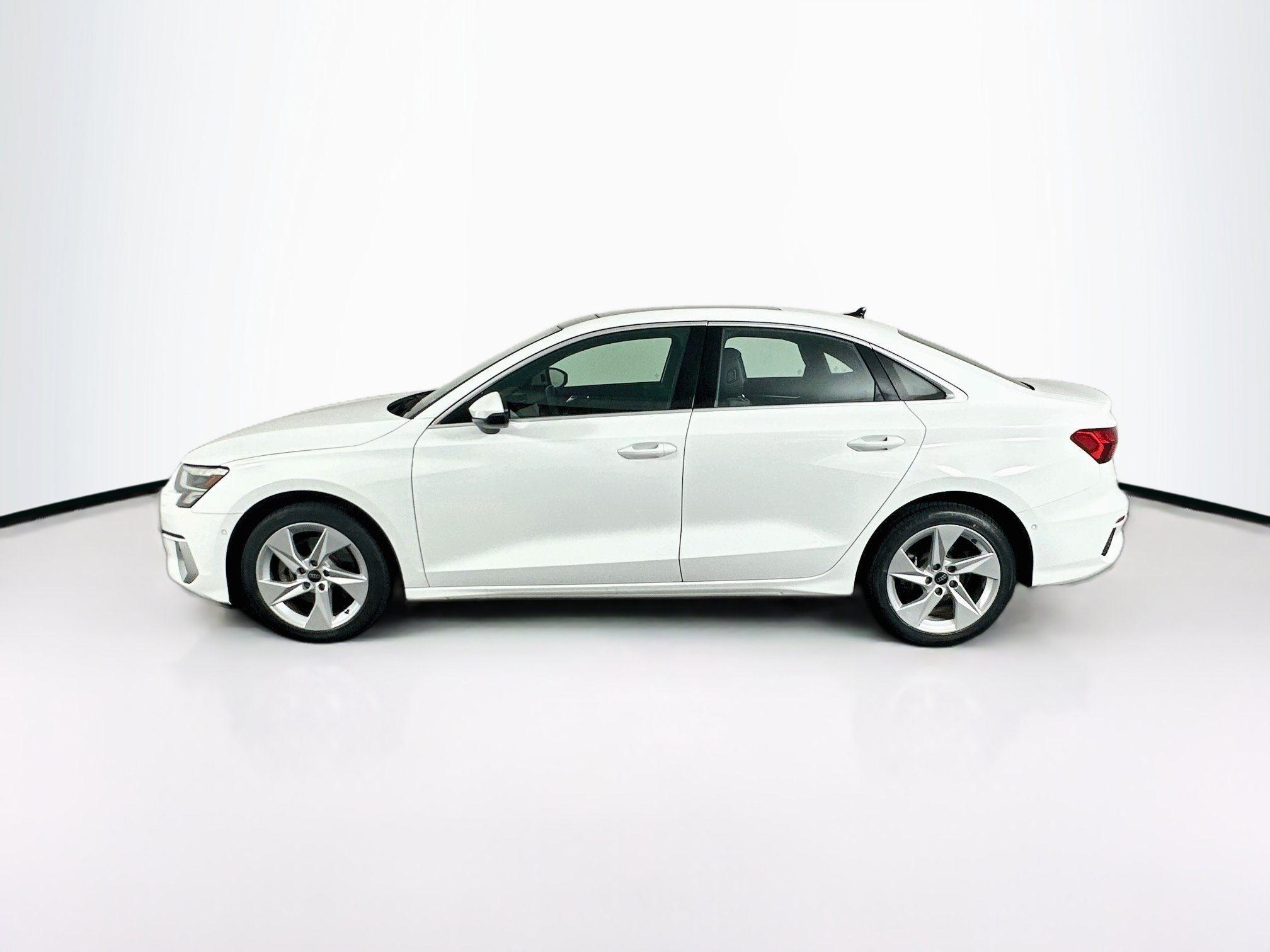 Used 2024 Audi A3 2.0T Premium FWD image 4
