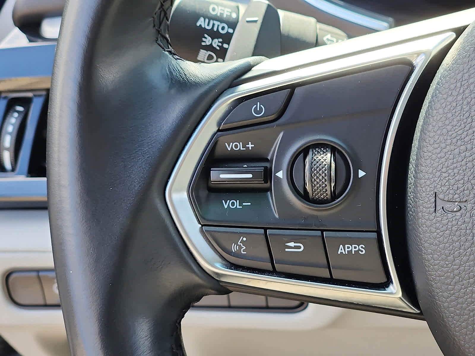 Used 2023 Acura MDX SH-AWD w/ Technology Package image 22