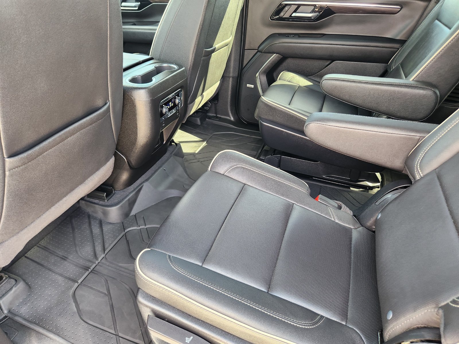 Used 2026 Chevrolet Tahoe Premier w/ Sun And Tow Package RWD image 32