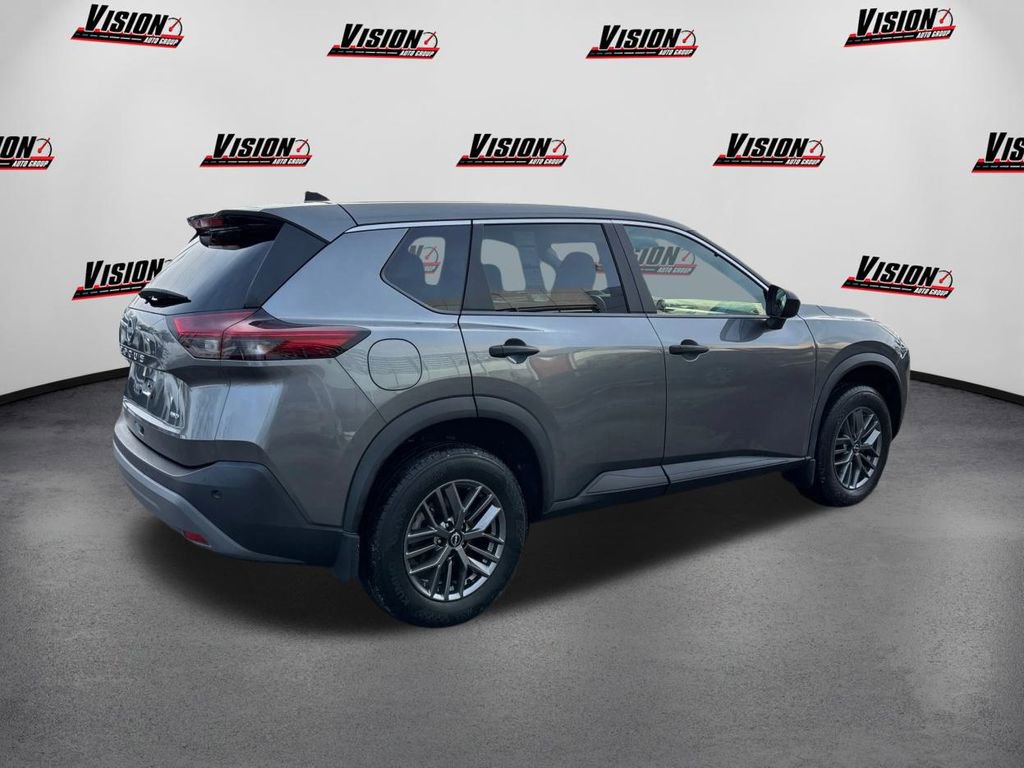 Used 2023 Nissan Rogue S image 5