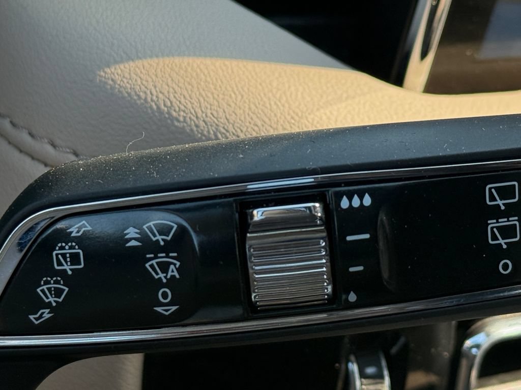 Used 2023 Lincoln Nautilus Reserve AWD/4WD image 23