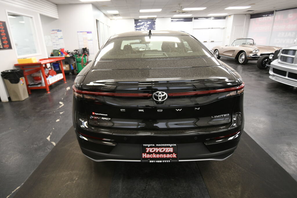 Used 2026 Toyota Crown w/ Advanced Technology Package AWD/4WD image 6