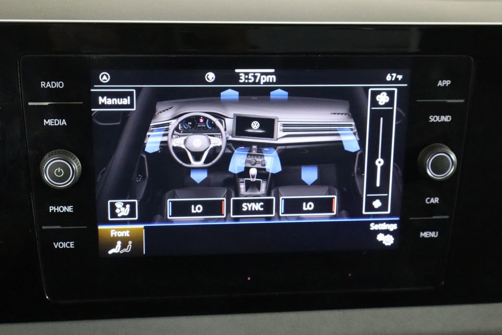 Used 2025 Volkswagen Jetta SE image 36