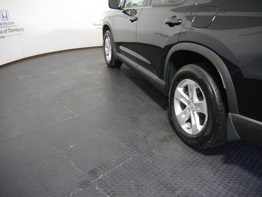Used 2023 Honda Pilot LX image 10