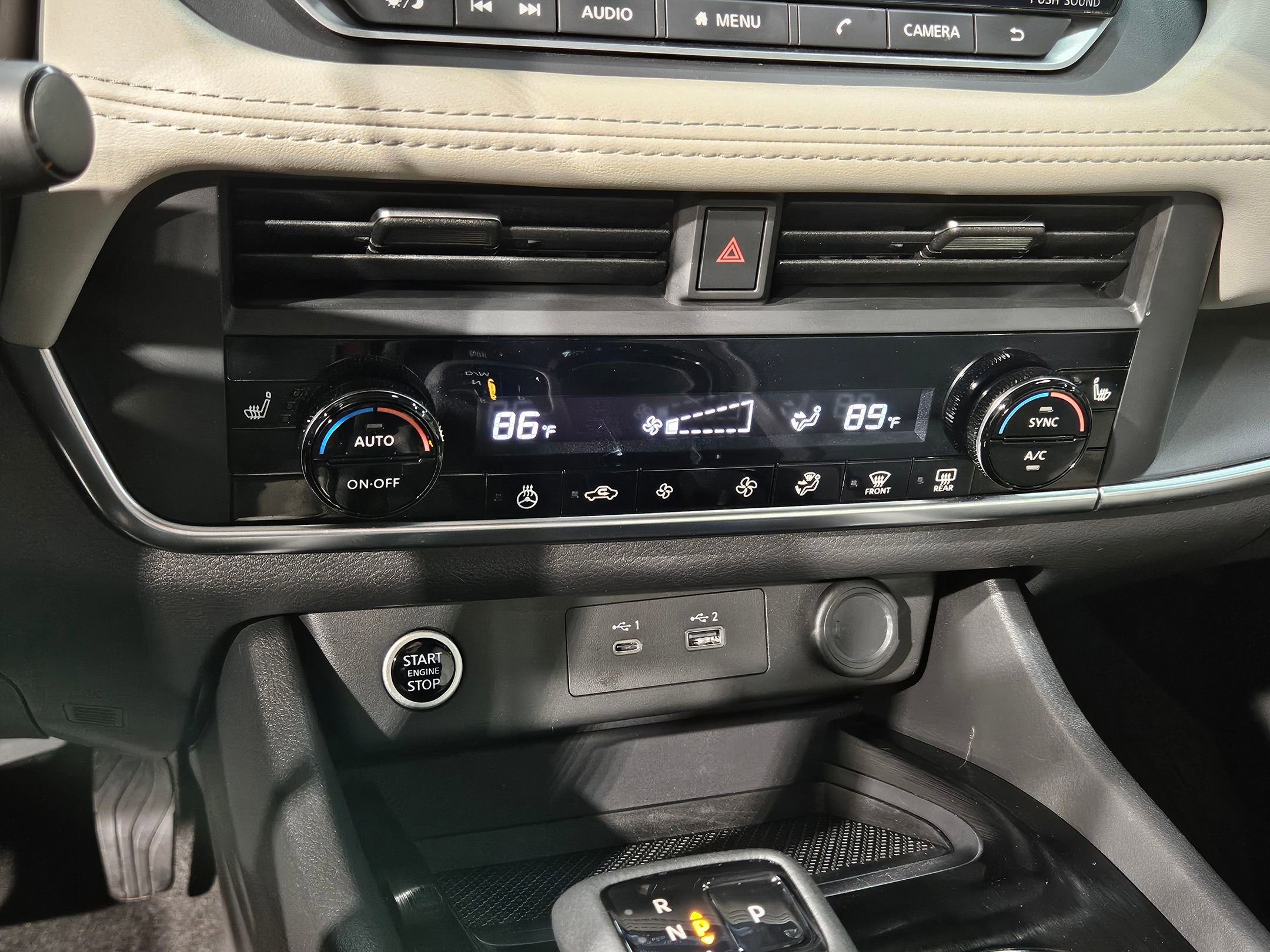 Used 2023 Nissan Rogue SV w/ SV Premium B Package image 32