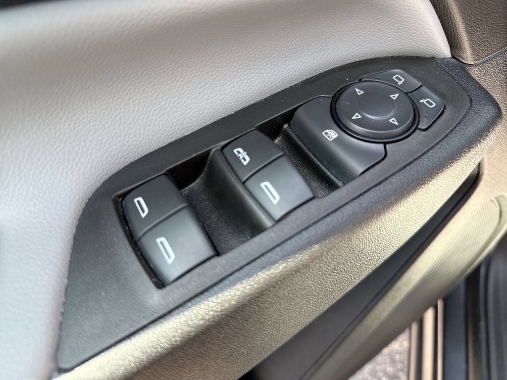 Used 2023 Chevrolet Equinox LT AWD/4WD image 13