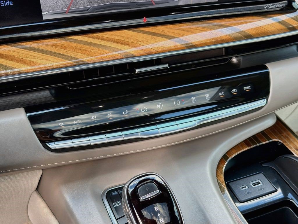 Certified 2023 Cadillac Escalade Sport Platinum w/ LPO, Floor Liner Package AWD/4WD image 15