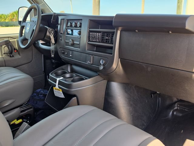 New 2026 Chevrolet Express 3500 RWD image 9