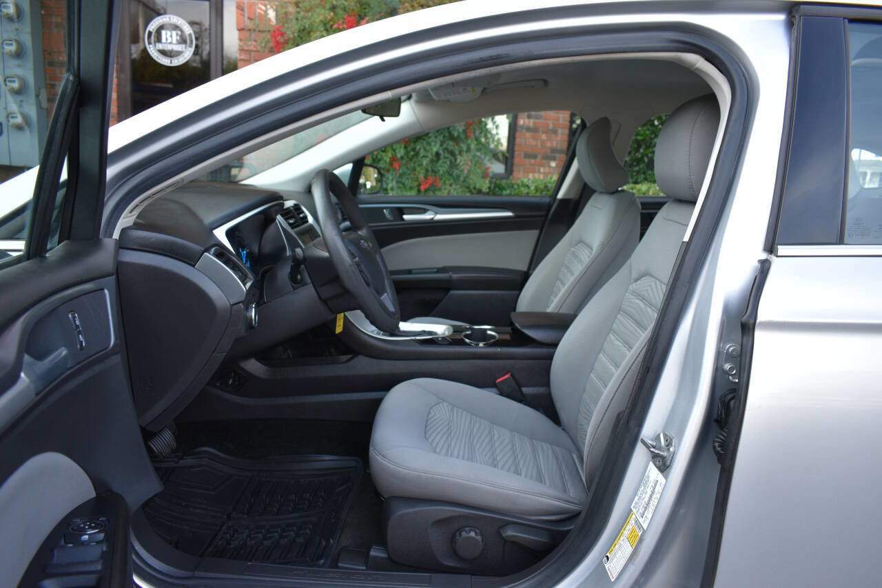 Used 2016 Ford Fusion S image 7