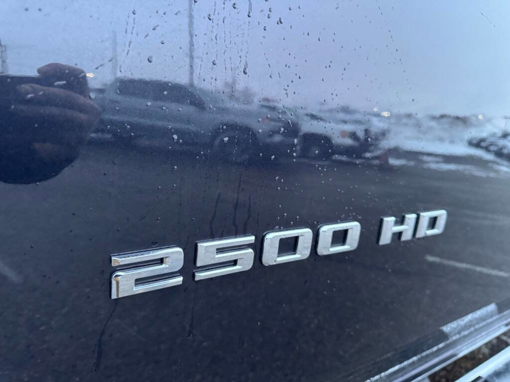 Used 2024 Chevrolet Silverado 2500 LTZ image 11