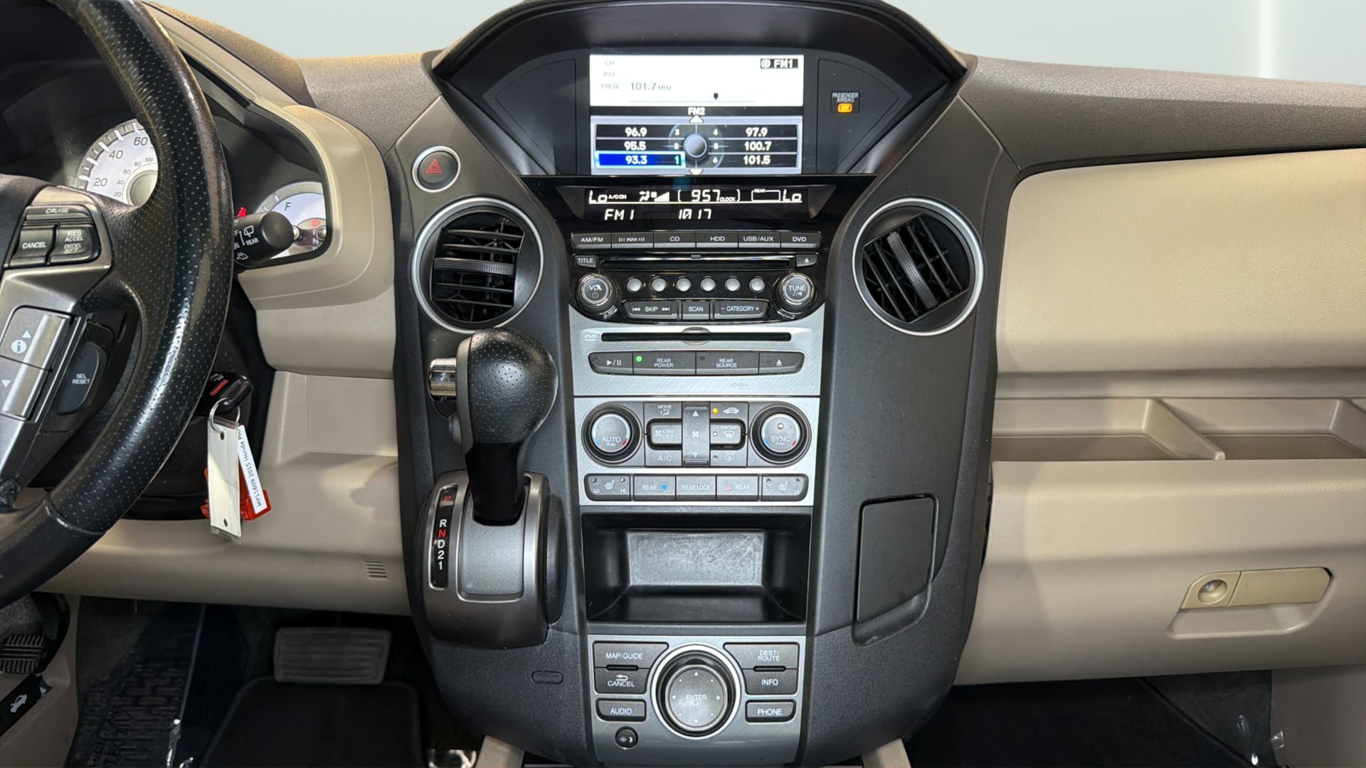 Used 2015 Honda Pilot Touring image 15