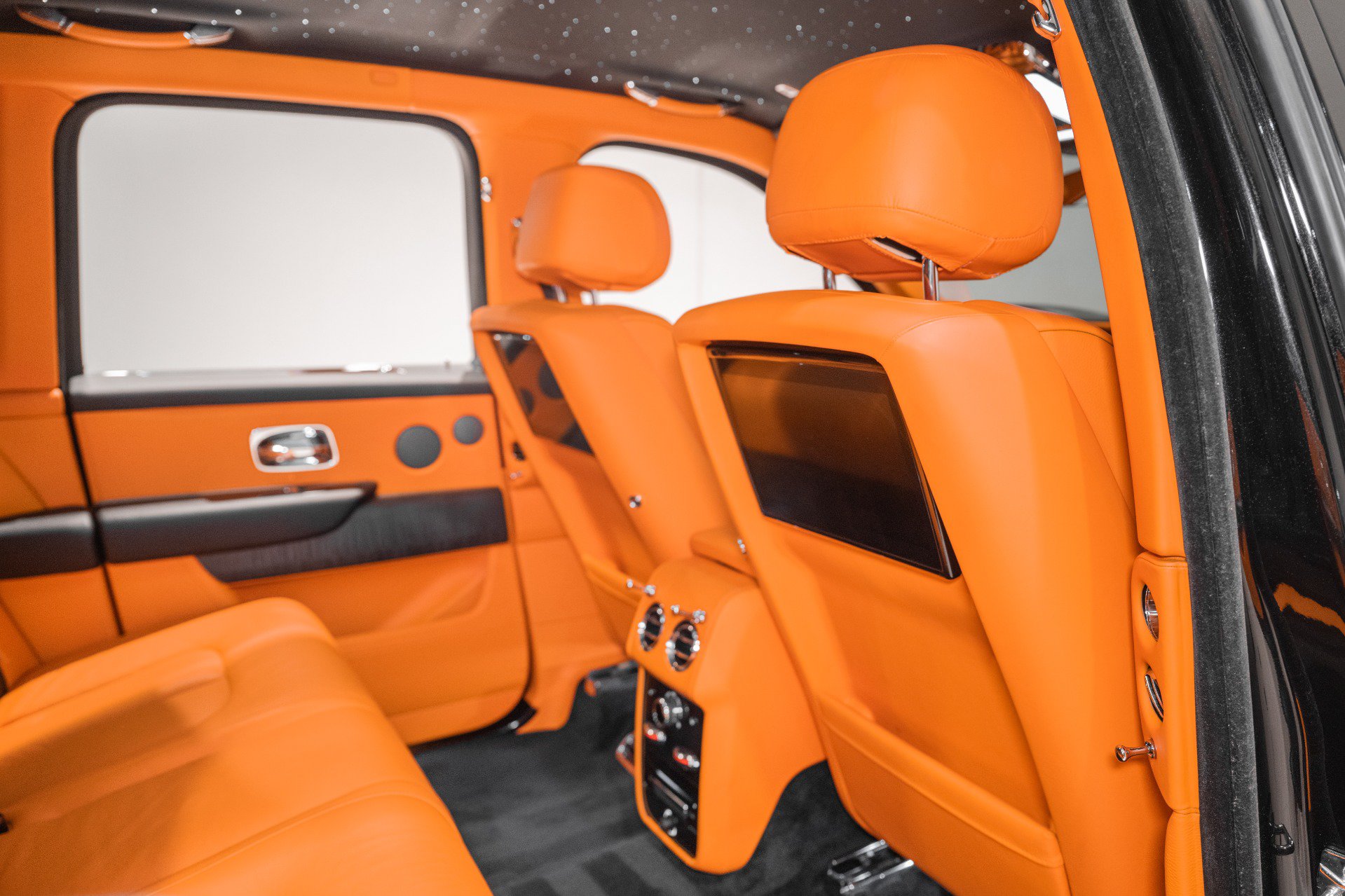 Used 2020 Rolls-Royce Cullinan AWD/4WD image 25