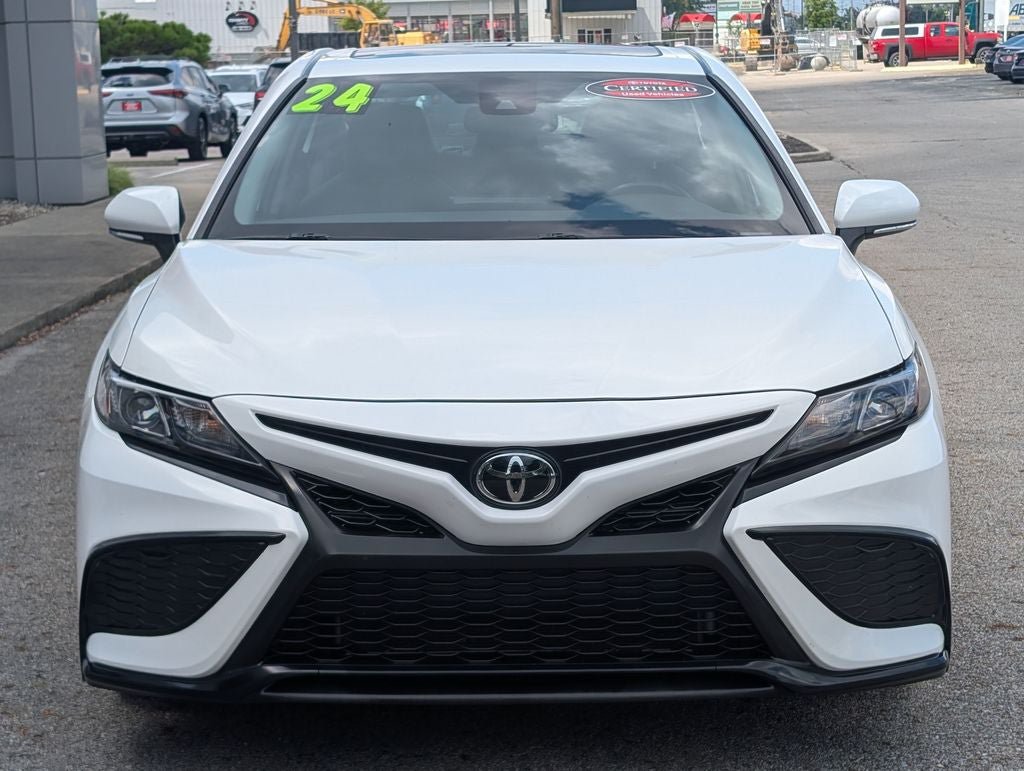 Used 2024 Toyota Camry SE w/ Audio Upgrade Package FWD image 2