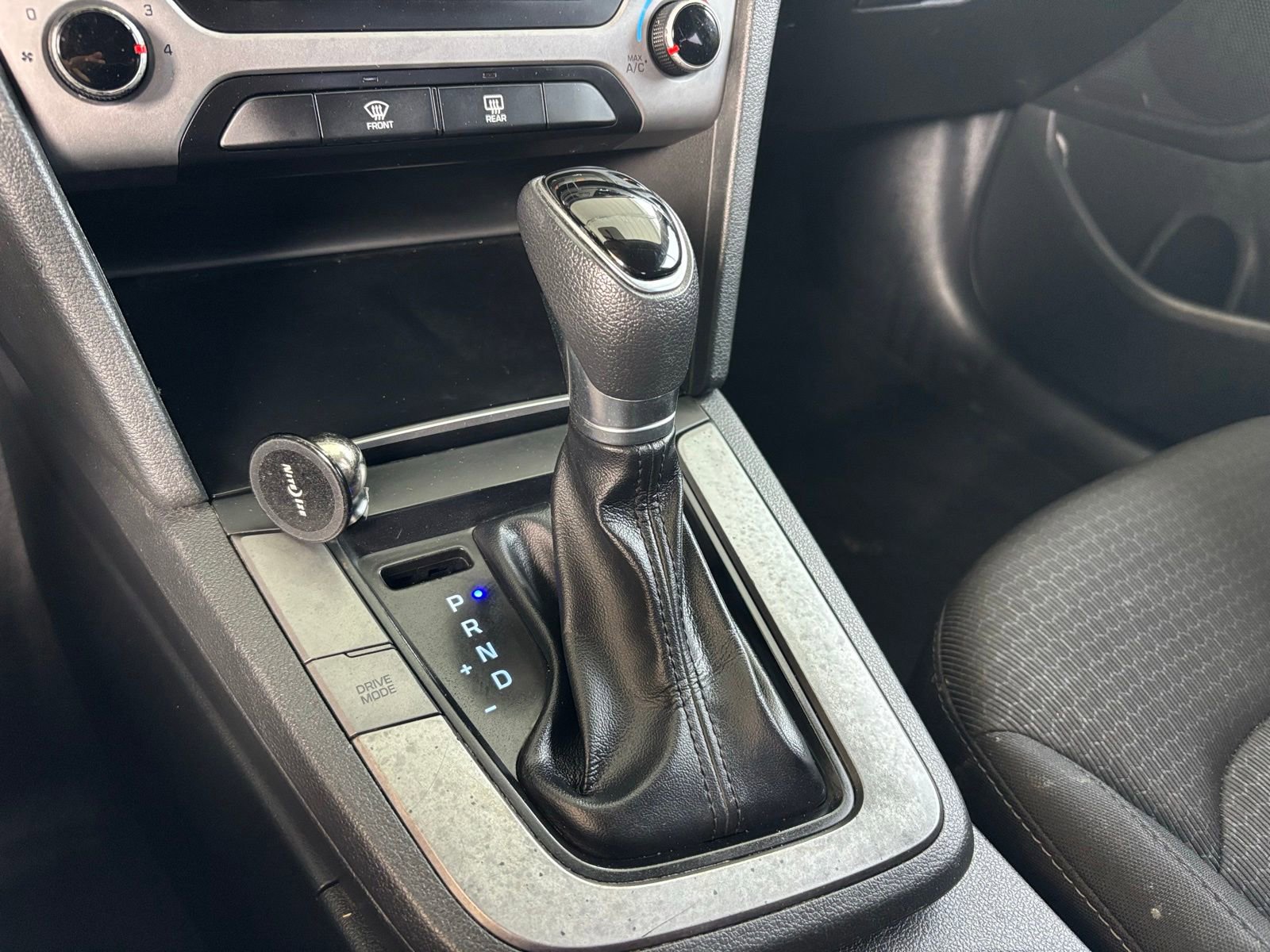 Used 2018 Hyundai Elantra SE FWD image 23