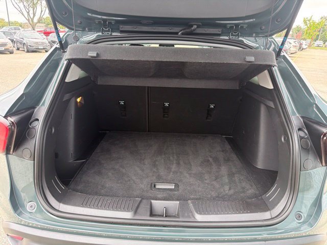 Used 2025 Chevrolet Trax LT FWD image 16