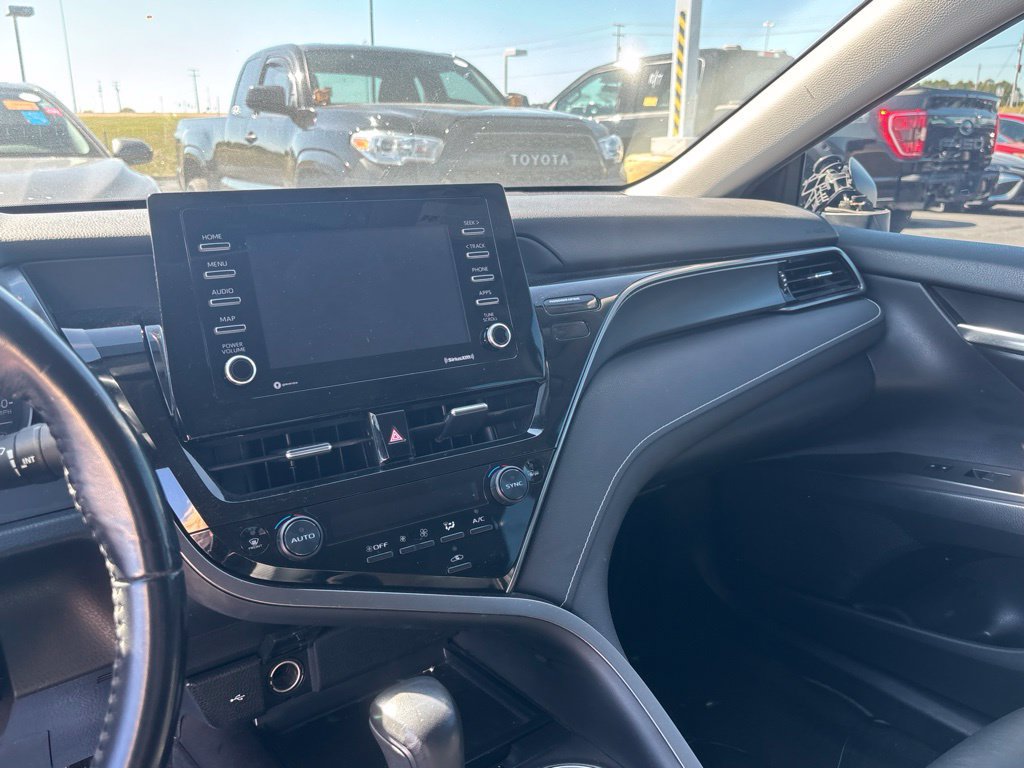 Used 2023 Toyota Camry SE FWD image 5
